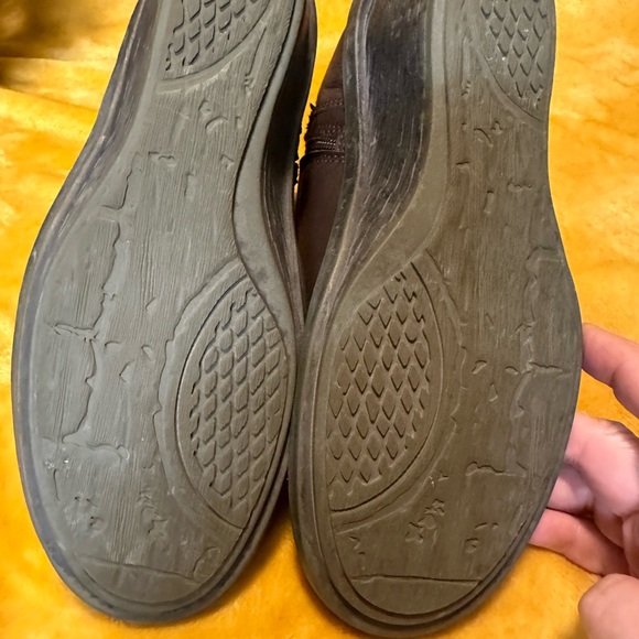 OTBT Rocker wedge short boots-women’s size 8-very good condition
PW - Picture 5 of 6